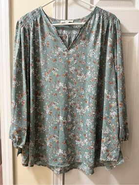 Sage Floral V-Neck Long-Sleeve Blouse